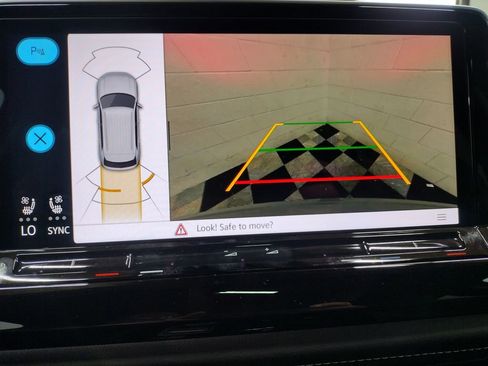 New 2026 Volkswagen Atlas Cross Sport SEL R-Line image 9