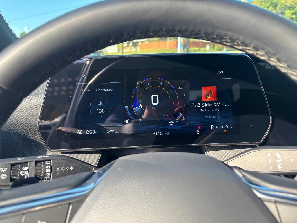 Used 2026 Chevrolet Equinox LT AWD/4WD image 13
