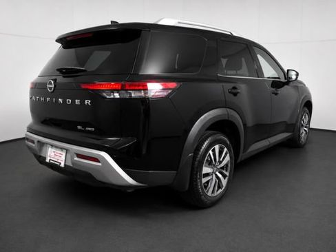 Used 2023 Nissan Pathfinder SL AWD/4WD image 4