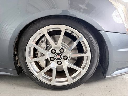 Used 2011 Cadillac CTS V RWD image 4