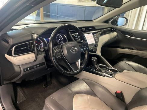 Used 2019 Toyota Camry XLE FWD image 8
