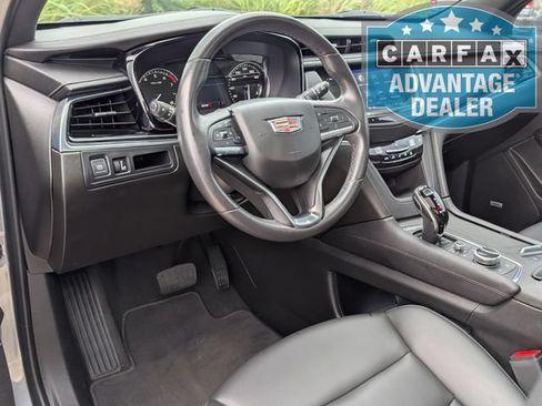 Used 2022 Cadillac XT6 Luxury w/ LPO, Floor Liner Package FWD image 5