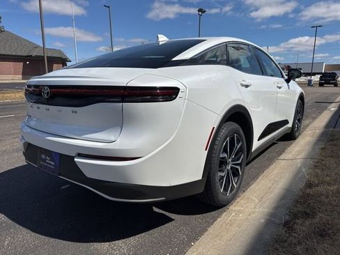 Used 2024 Toyota Crown XLE image 8