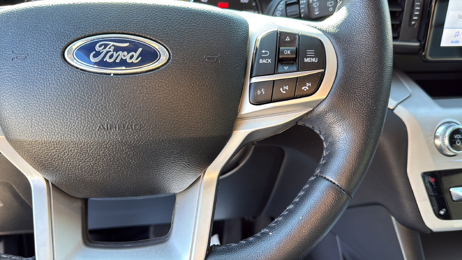 Used 2023 Ford Explorer XLT w/ Equipment Group 202A RWD image 15