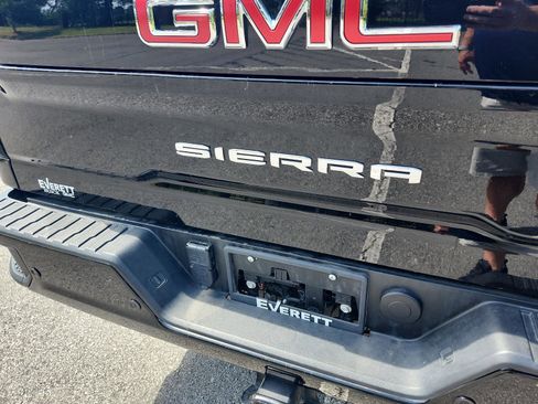 Used 2024 GMC Sierra 2500 AT4 w/ AT4 Premium Plus Package AWD/4WD image 4