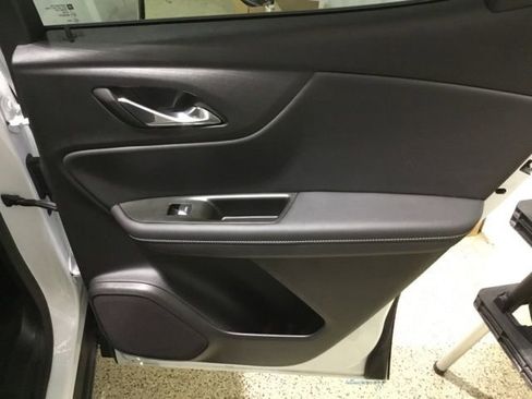 Used 2025 Chevrolet Blazer LT image 47