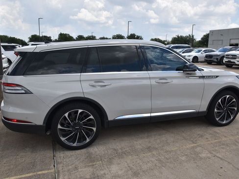 Used 2023 Lincoln Aviator Reserve w/ Equipment Group 201A AWD/4WD image 5