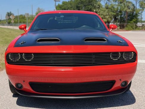 Used 2017 Dodge Challenger SXT Plus image 7