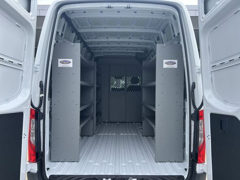 Used 2024 Mercedes-Benz Sprinter 2500 image 12