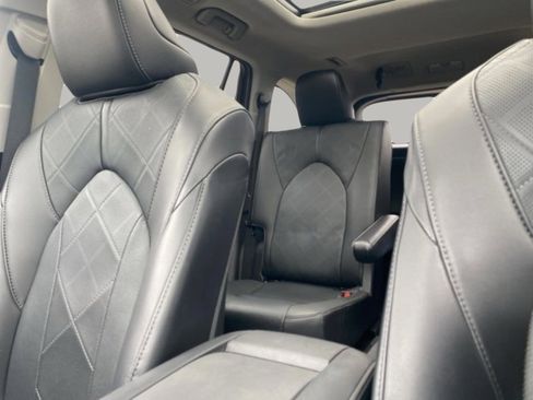 Used 2021 Toyota Highlander Platinum image 24