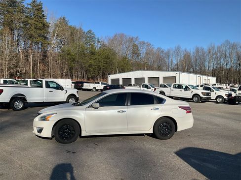 Used 2013 Nissan Altima 2.5 S image 8