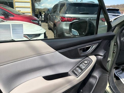 Used 2019 Subaru Forester Premium w/ All-Weather Package AWD/4WD image 16