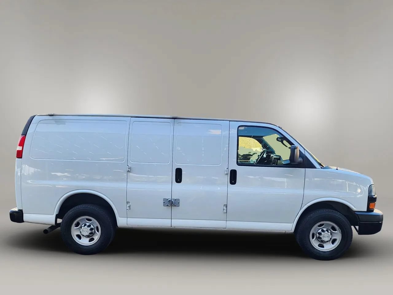 Used 2020 Chevrolet Express 2500 w/ Driver Convenience Package RWD image 20