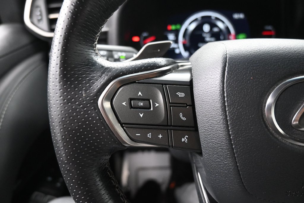 Used 2024 Lexus LX 600 F Sport AWD/4WD image 17