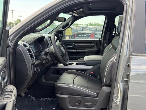 New 2026 RAM 2500 Laramie AWD/4WD image 15