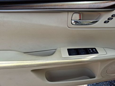Used 2014 Lexus ES 350 w/ Premium Package FWD image 13