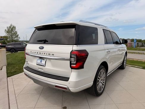 Used 2022 Ford Expedition Platinum AWD/4WD image 5