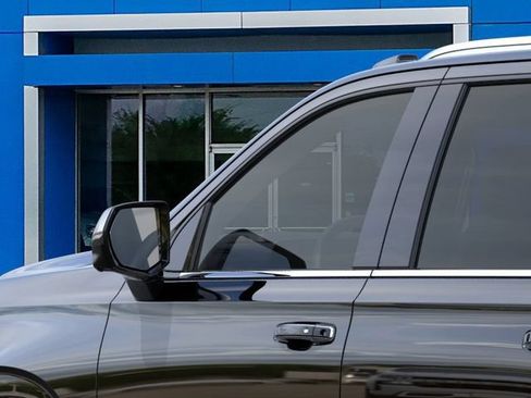 New 2026 Chevrolet Suburban Premier w/ Sun And Tow Package AWD/4WD image 12
