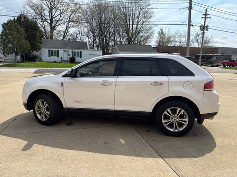 Used 2010 Lincoln MKX AWD image 5