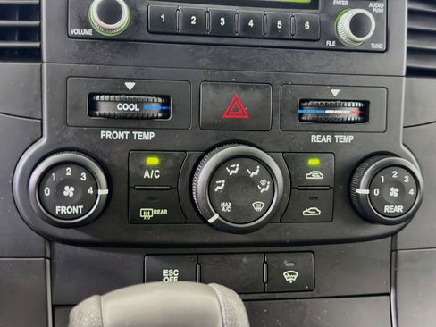 Used 2012 Kia Sedona LX w/ PWR Pkg FWD image 21