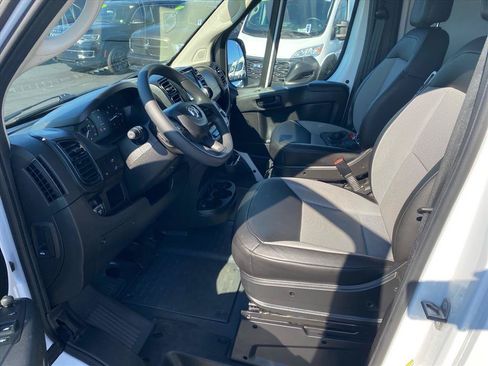 Used 2026 RAM ProMaster 2500 w/ Convenience Group FWD image 9