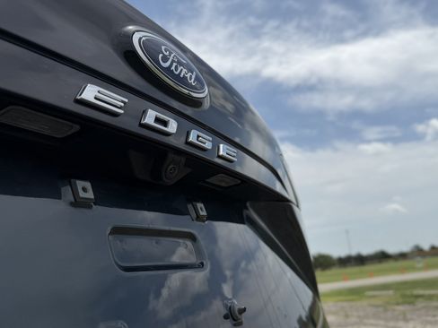Used 2024 Ford Edge SEL w/ Convenience Package AWD/4WD image 10