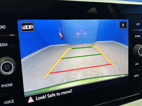 New 2026 Volkswagen Taos SE image 19