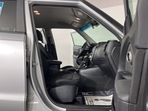 Used 2019 Kia Soul + image 36