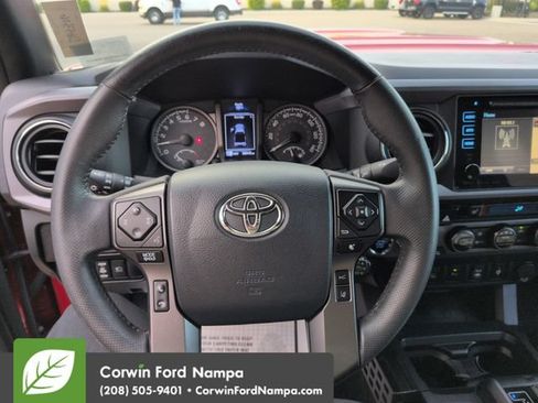 Used 2018 Toyota Tacoma TRD Sport w/ Technology Package AWD/4WD image 14