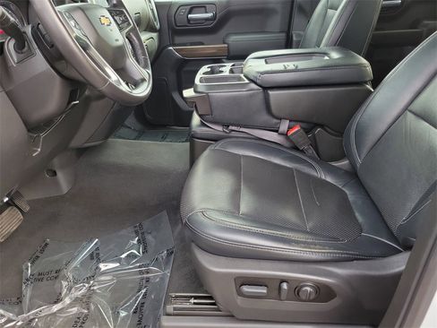 Used 2022 Chevrolet Silverado 1500 LT image 15