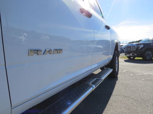 Used 2024 RAM 2500 Big Horn image 16