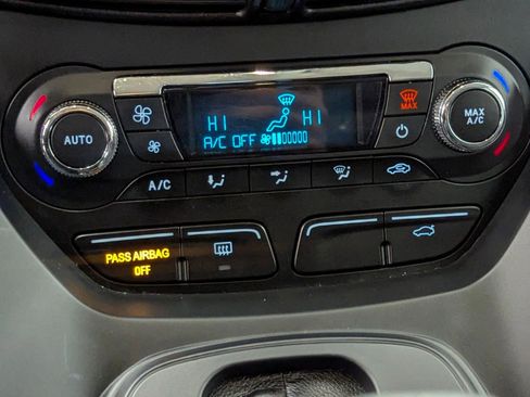 Used 2015 Ford Escape SE w/ SE Chrome Package image 28