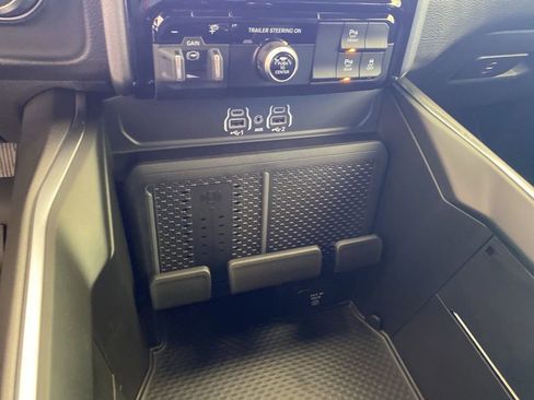 Used 2025 RAM 1500 Big Horn image 47