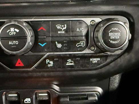 Used 2021 Jeep Wrangler Unlimited Rubicon AWD/4WD image 42