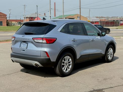 Used 2022 Ford Escape SE image 15