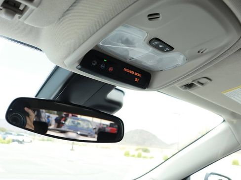 Used 2025 Buick Encore GX Preferred FWD image 23