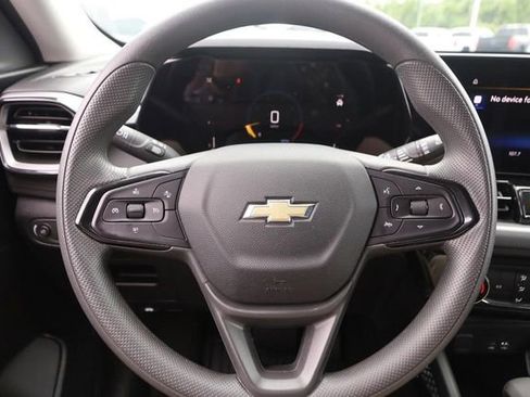 Used 2025 Chevrolet TrailBlazer LT AWD/4WD image 10