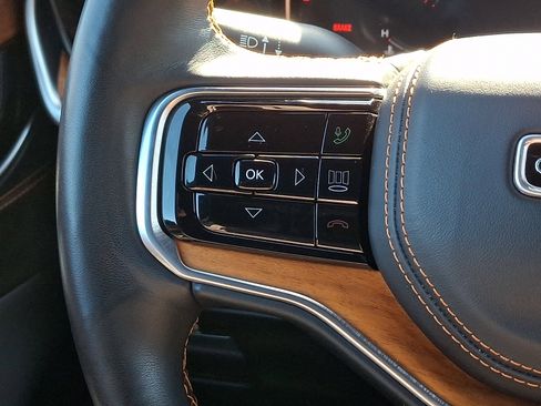 Certified 2022 Jeep Grand Wagoneer Series III image 25