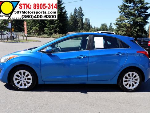 Used 2017 Hyundai Elantra GT image 4