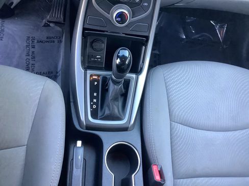 Used 2015 Hyundai Elantra SE w/ Option Group 02 FWD image 22