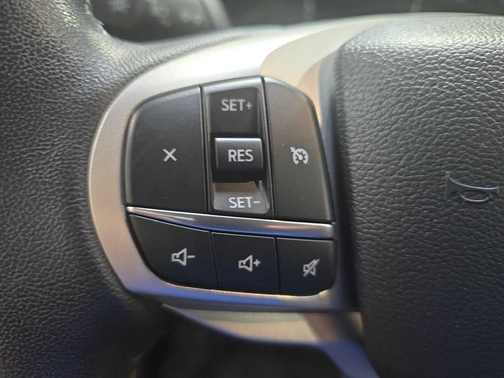 Used 2023 Ford Explorer XLT w/ Equipment Group 202A AWD/4WD image 19