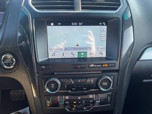 Used 2017 Ford Explorer XLT w/ Equipment Group 202A image 27