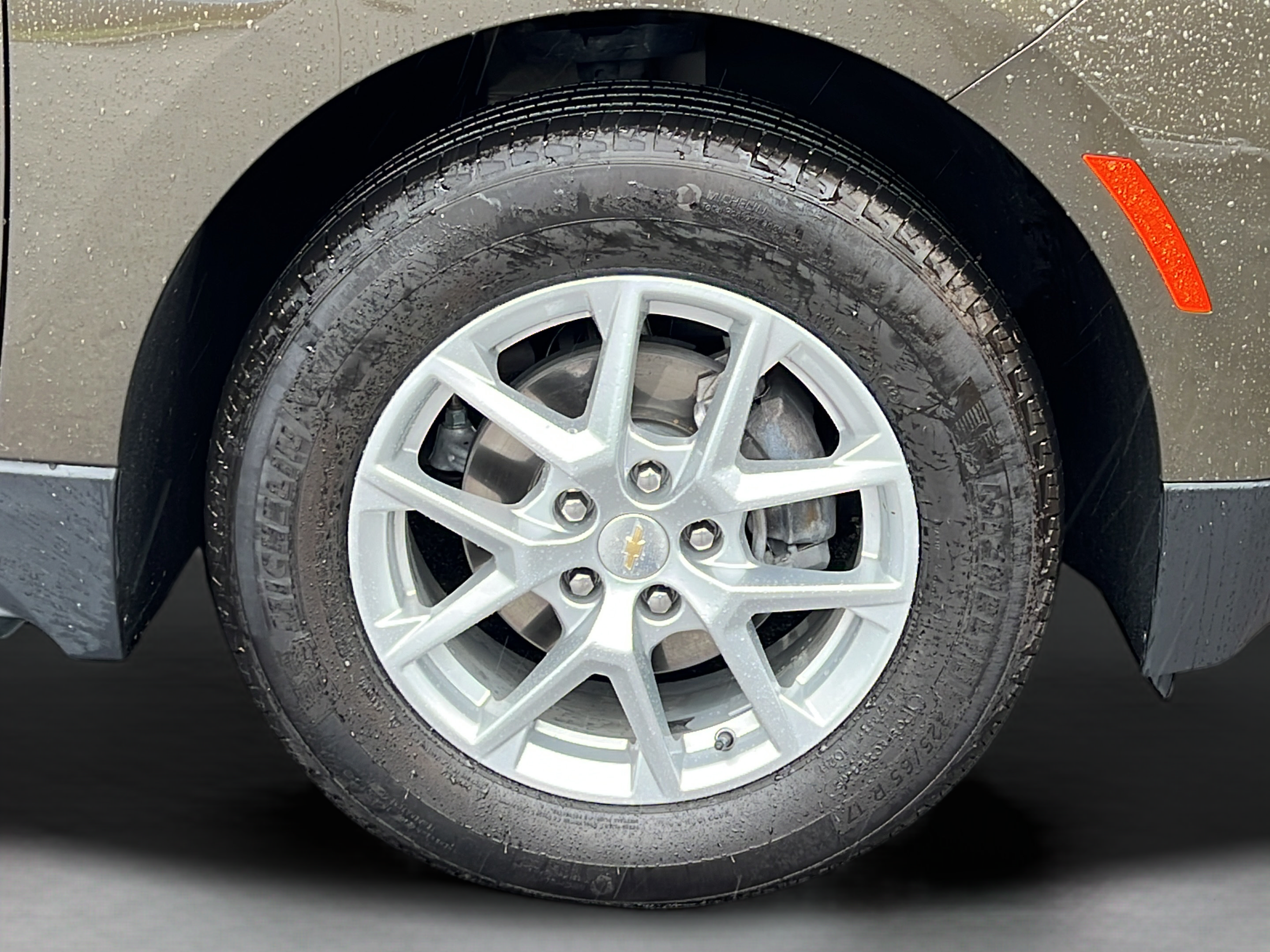 Used 2024 Chevrolet Equinox LT FWD image 23