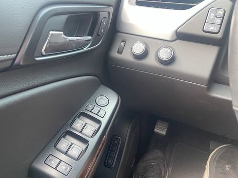Used 2019 GMC Yukon SLT w/ Premium Edition AWD/4WD image 11