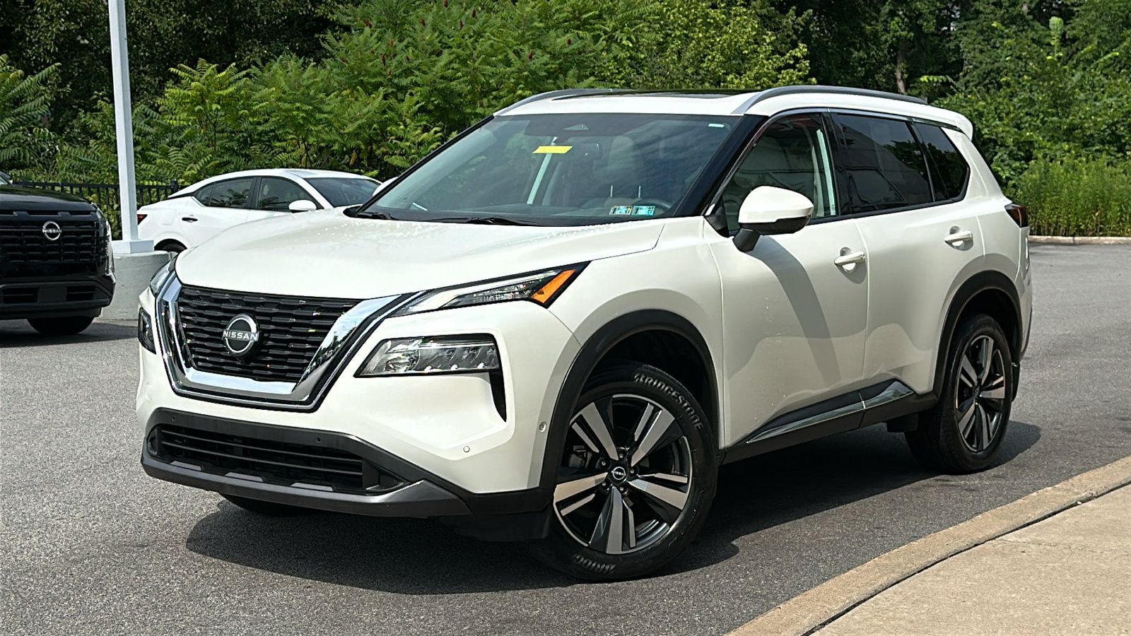 Certified 2023 Nissan Rogue SL w/ SL Premium Package AWD/4WD image 1