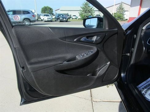 Used 2024 Chevrolet Malibu LT image 10