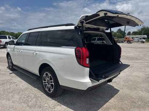 Used 2025 Ford Expedition Max Active AWD/4WD image 4