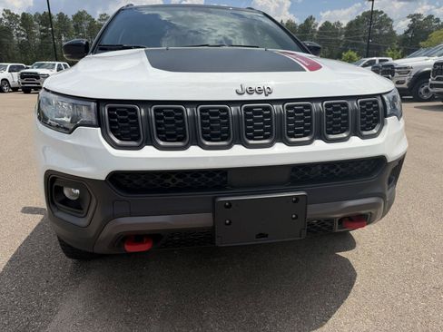 Certified 2025 Jeep Compass Trailhawk AWD/4WD image 23