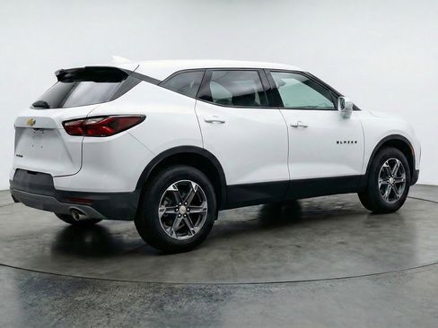 Used 2025 Chevrolet Blazer LT FWD image 9