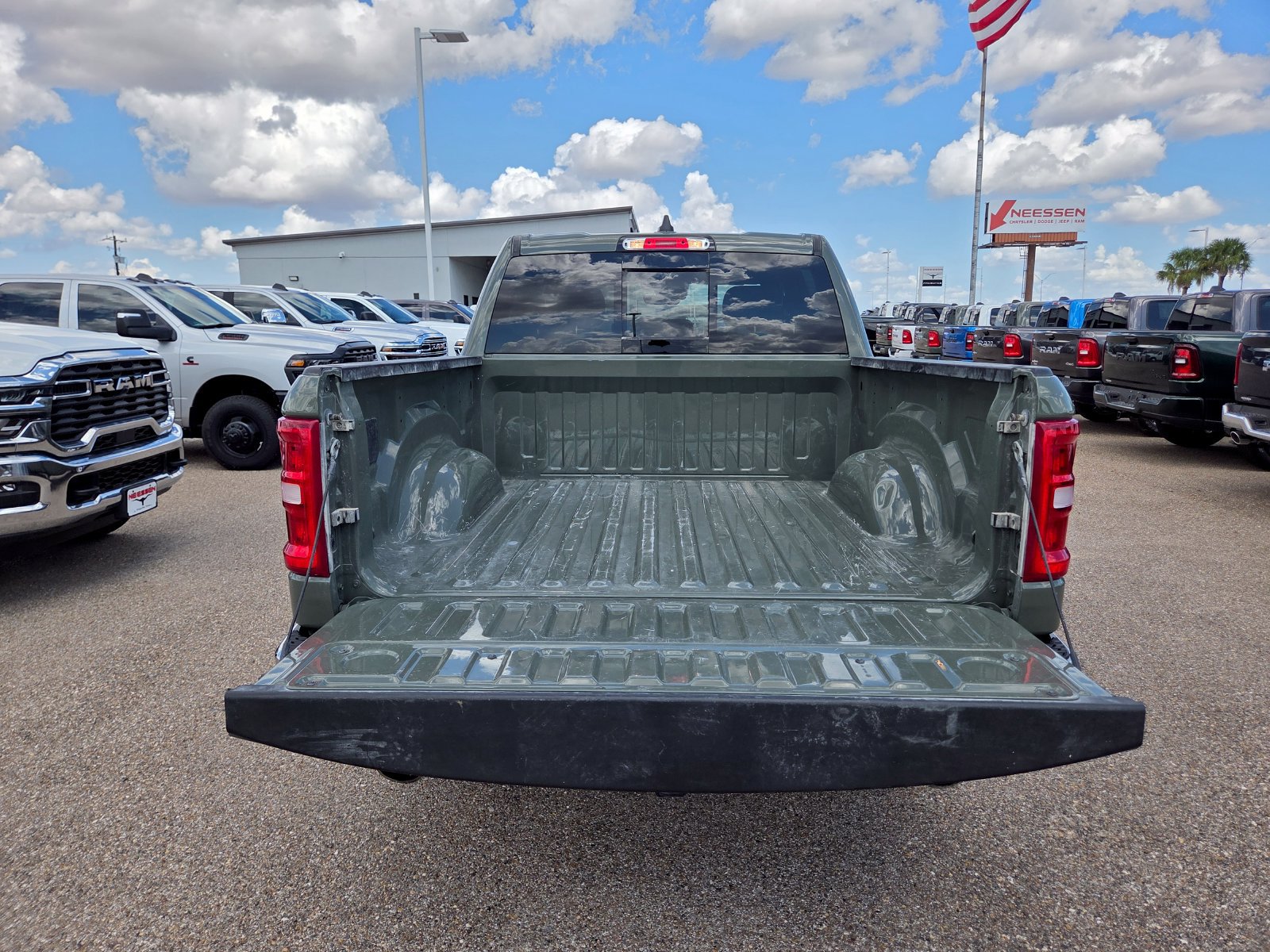 Used 2026 RAM 1500 Big Horn AWD/4WD image 7